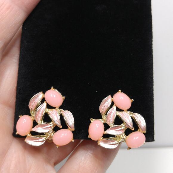 Judy Lee Pink Lucite Enamel Clip Earrings Gold Tone 1950s Vintage Jewelry - Picture 10 of 10